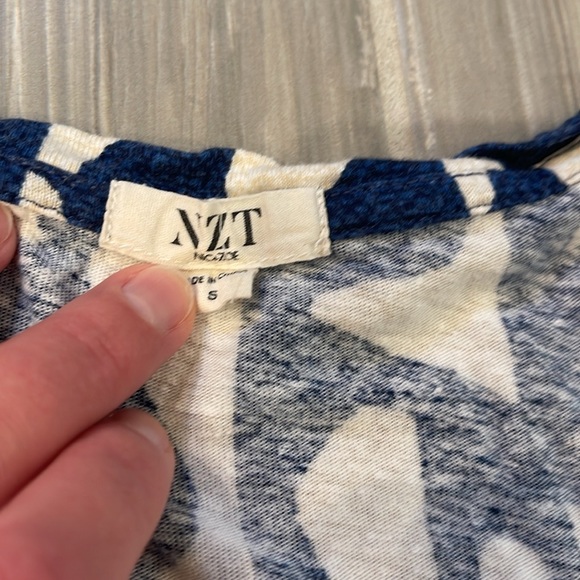 Set of 2 Nic and Zoe v neck tee shirts, size S - Picture 4 of 7